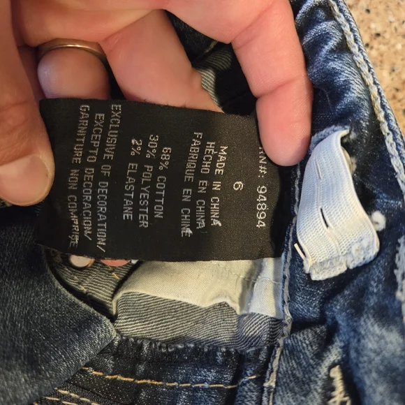 Chic Blue Denim Jeans with Embroidery - Picture 4 of 4